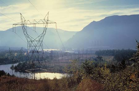(Bonneville Power Administration) Power transmission line near Bonneville Dam