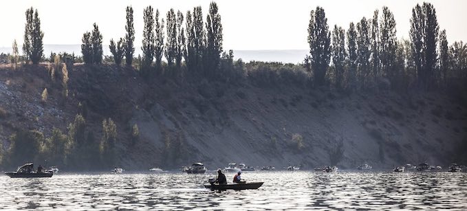Fishing for Salmon on the Columbia River (Bettina Hansen / The Seattle Times)