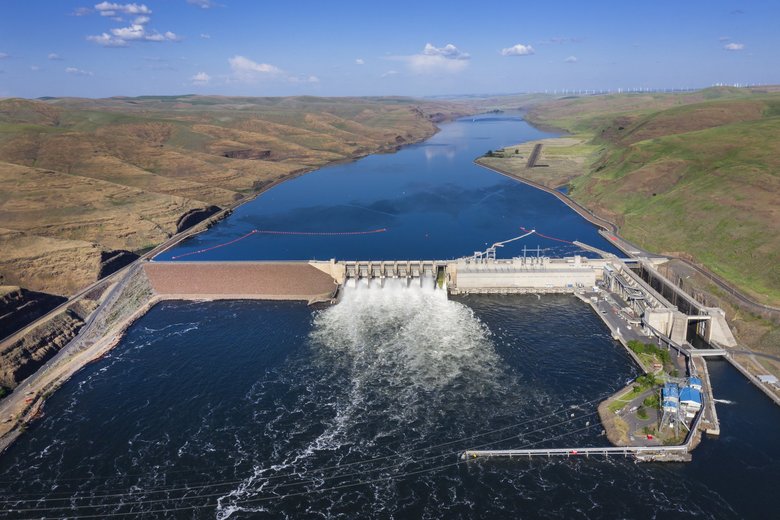 Little Goose Dam on the Snake River. A federal report rejects the idea of removing Snake and Columbia dams to save endangered or threatened salmon. (Steve Ringman / The Seattle Times)