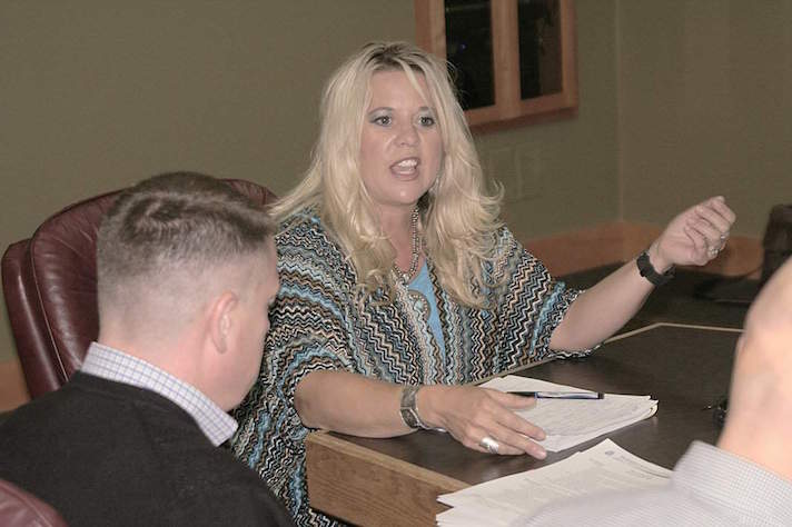 Michelle Hennings, exectuvie director of th Washington Association of Wheat Growers, says breaching the Snake River dams would be 