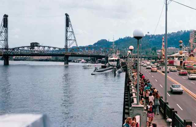 Portland Waterfront, old Harbor Drive, Hawthorne Bridge, Rose Festival, June 1971. (THOMAS ROBINSON photo)