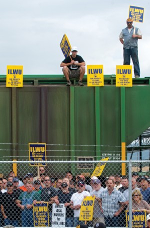 (Roger Werth) Union dock workers have ratcheted up their protests of the EGT grain terminal this week, including blocking nonunion workers from handling grain at the Port of Longview Monday afternoon.