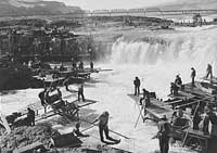 Historic photo of Celilo Falls
