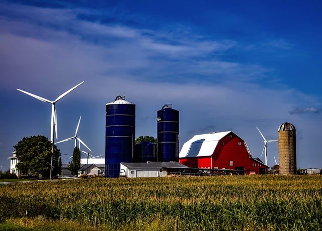 The US added more than 7GW of new wind farms in 2017, bringing total installed capacity in the country to almost 90GW (photo credit Pixabay)