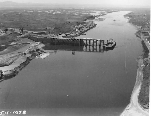 Construction of Ice Harbor Dam (Source: U.S. Army Corps of Engineers)