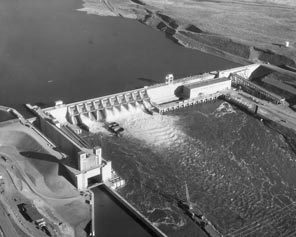 Ice Harbor Lock and Dam, 10 miles up the Snake River from its confluence with the Columbia River, is under consideration for breaching. (ACOE photo)