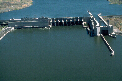 Federally owned and operated Lower Monumental dam on the Lower Snake River (Army Corps of Engineers)